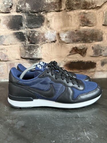 Rare nike internationalist - v,