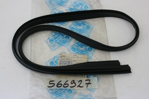 Rear side seal tail - rear, gate