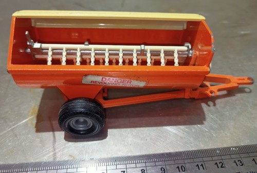 Britains howard rotaspreader - howard,