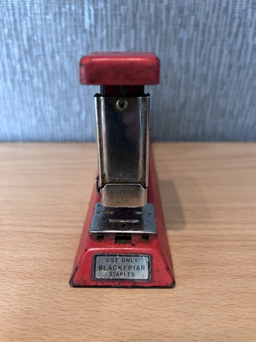 Vintage metal staple - staple, gun