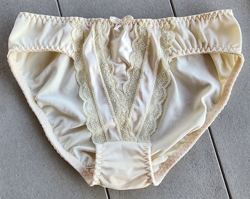 Vintage vanity fair retro semi - fair,