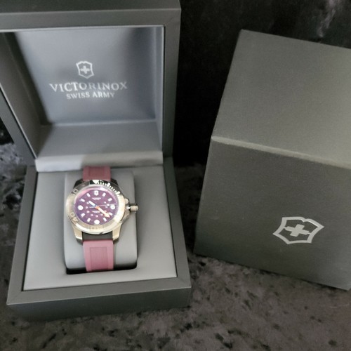 Victorinox swiss army - victorinox,