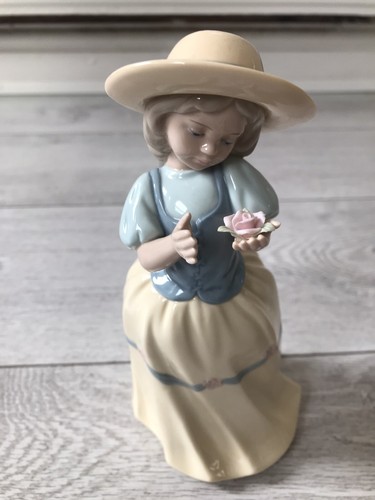 The leonardo collection figure - the,