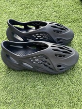 Yeezy foam runner navy