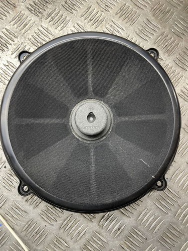 Infiniti m30 2012 subwoofer - infiniti,