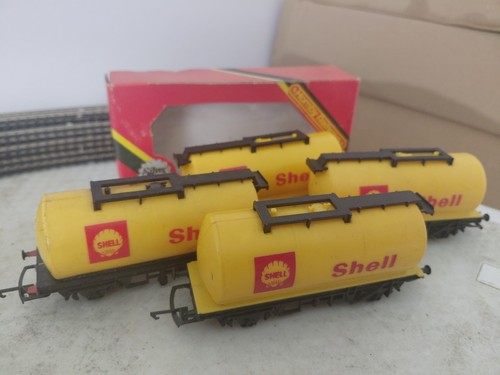 Hornby shell tanker wagons - hornby,