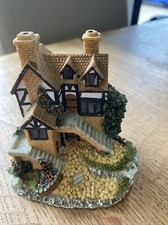 Leonardo Collection Miniature House