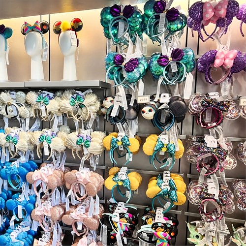 200 styles disney - 200, sequin