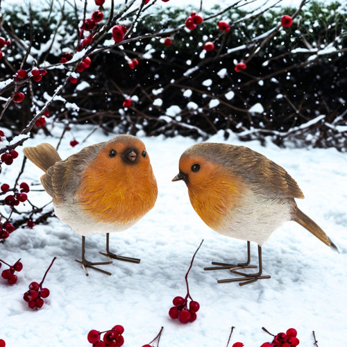 Two robin figurines - two,