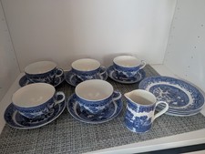 Vintage Blue Willow Tea Set – 6 Cups, 6 Saucers, 5 Plates & Jug