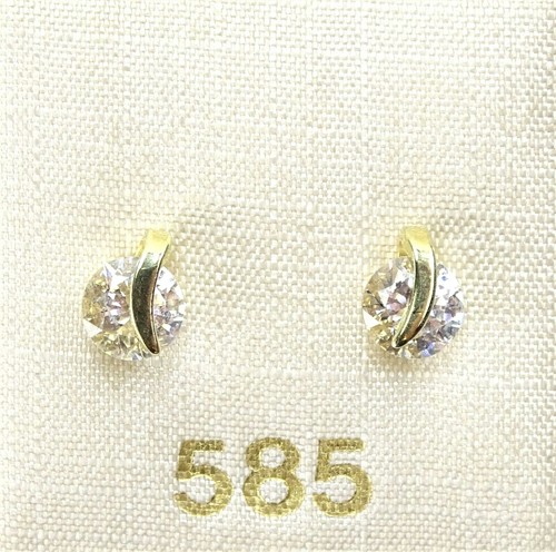 Stud earrings cubic zirconia