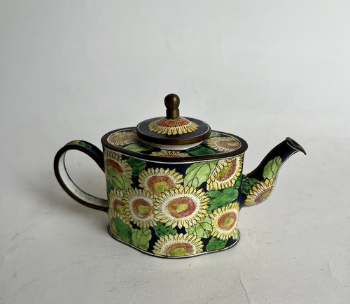 Trade aid miniature enamelled - aid,