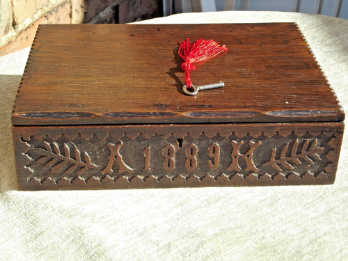 Small oak 1889 hand - carved, pen