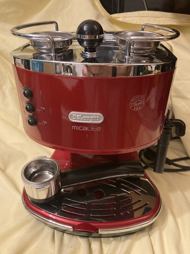 Red retro style delonghi - red,