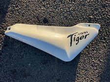 2002 TRIUMPH TIGER 955i RIGHT HAND SIDEPANEL