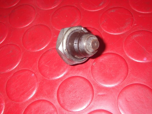 Top oil pressure switch - oil, motor