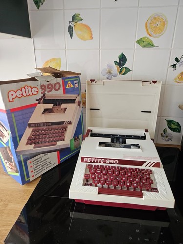 Vintage 1990 childrens - 1990, petite