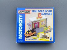 Matchbox Motorcity Mini Fold 'n' Go Garage inc Breakdown Van