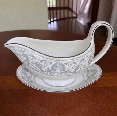 Wedgwood dolphin white sauce - white,