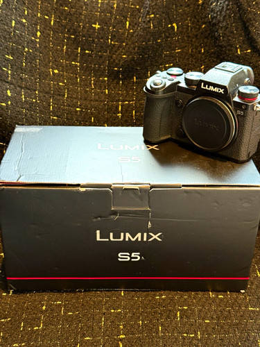 Panasonic lumix 2mp - lumix, s5