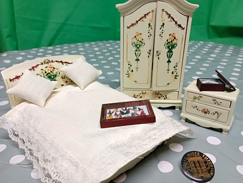 Dolls house emporium - dolls,