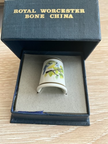 Royal worcester bird thimble - bird,