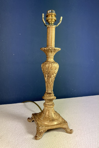 Carved gilted wood effect - &,