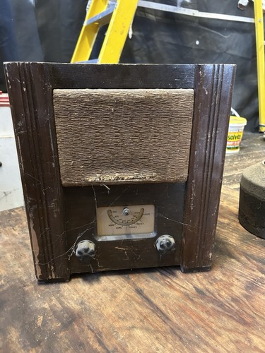 Antique radio wartime - -,