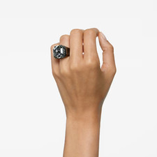SWAROVSKI BNIB Numina ring
