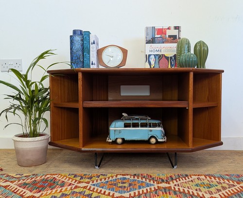Vintage plan corner media - corner, tv