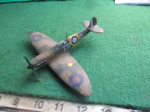 Corgi aviation spitfire r6885 - corgi,