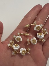 Les Néréides White Eternal Rose Earrings