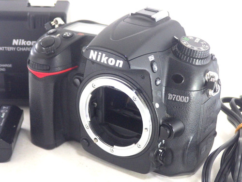 Nikon d7000 digital camera - nikon,