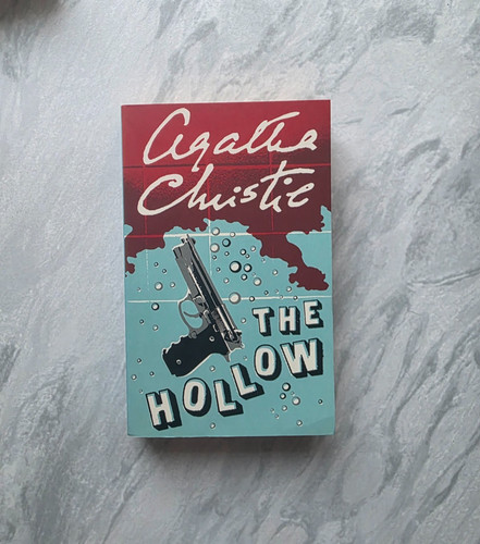 The hollow book agatha - hollow,