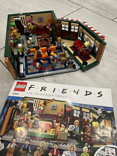 Lego ideas 21319 central perk - lego,