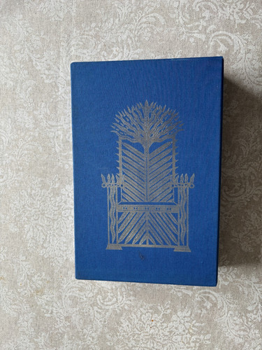 Game thrones book one of - book,