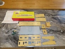 BZ59: Hornby Dublo Suburban Station Kit OO Gauge - Exc / Boxed