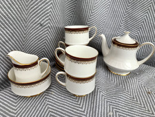 Royal Albert Holyrood Paragon