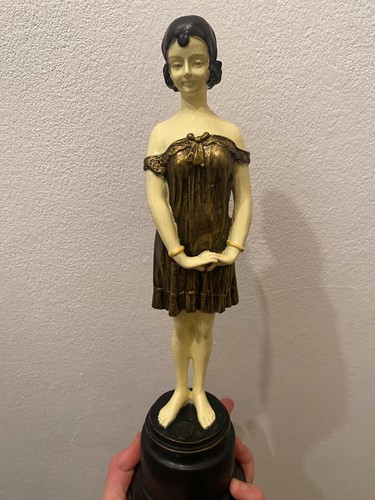 Bronze vinatge statue art - vinatge,
