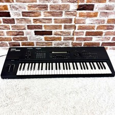 Yamaha SY85 Digital Synthesizer Keyboard 61-Keys Black keyboard W/Case