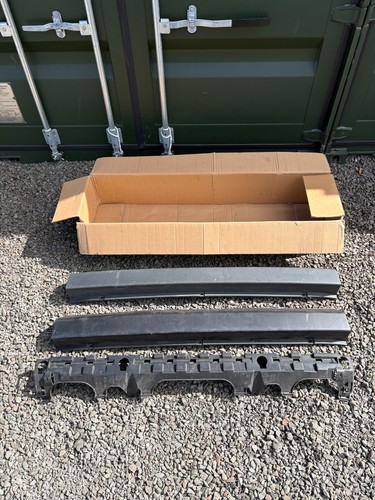 Rear bumper centre - rear, and