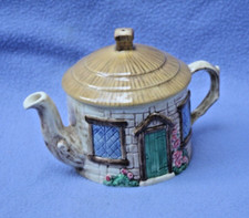 Vintage SylvaC 4834 Small Cottage Tea Pot