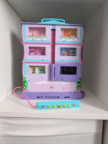 Pixel chix roomies house 2006 - house,