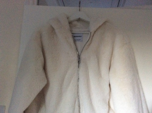 Bershka cream fluffy style - bershka,