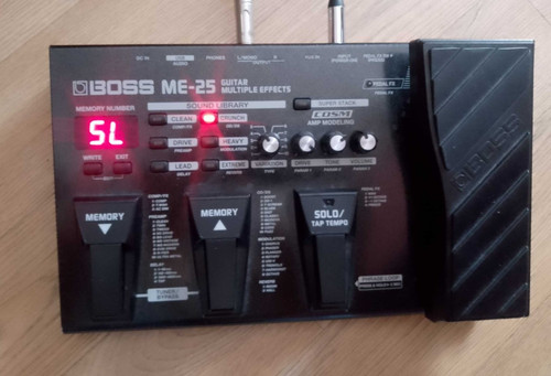 Boss guitar - me-25,