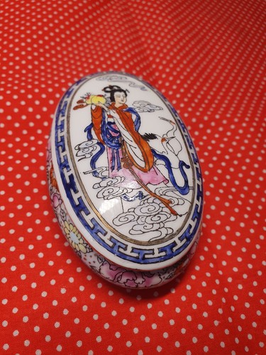 Hand painted chinese porcelain - hand,