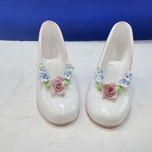 Dainty pretty floral - floral, shoe