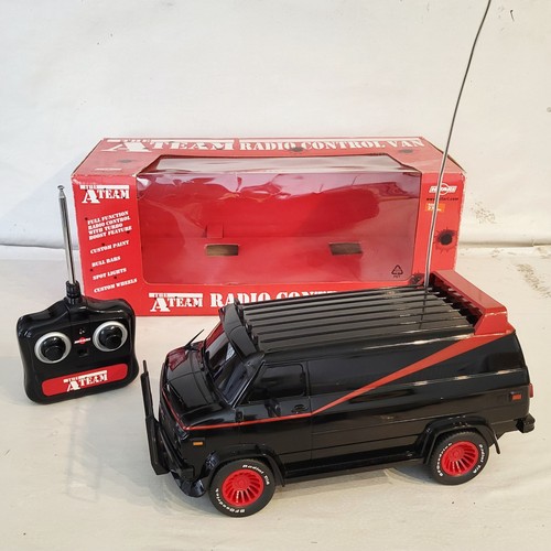 Rare large team van - large, rc