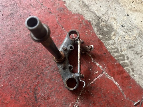 Honda ns125r bottom yoke - honda,