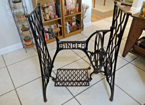 Singer cast iron base - singer,